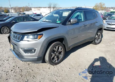 2018 Jeep Compass Limited 4X4 z USA, uszkodzony, nr VIN 3C4NJDCB8JT246385